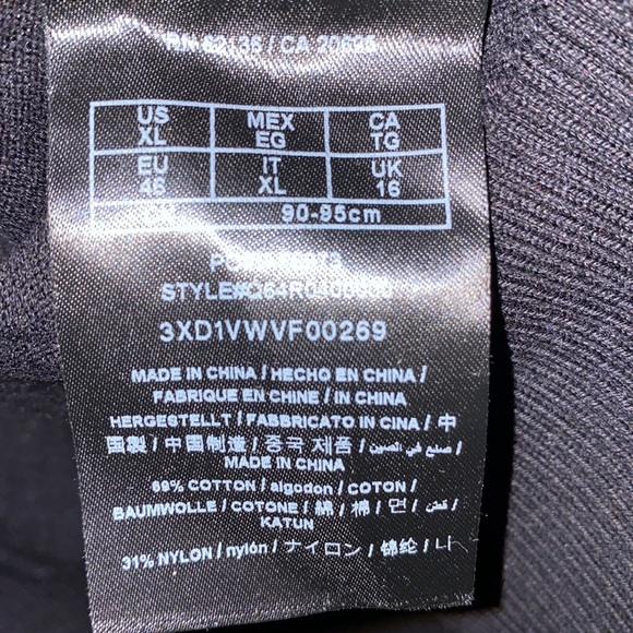 Guess hooded zip up sweater - size XL youth - Picture 4 of 8